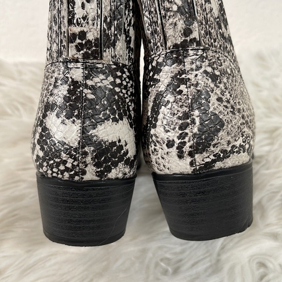 UNIONBAY TIPPER Ankle Booties Faux Snakeskin Print Almond Toe Size 8 - Picture 5 of 13